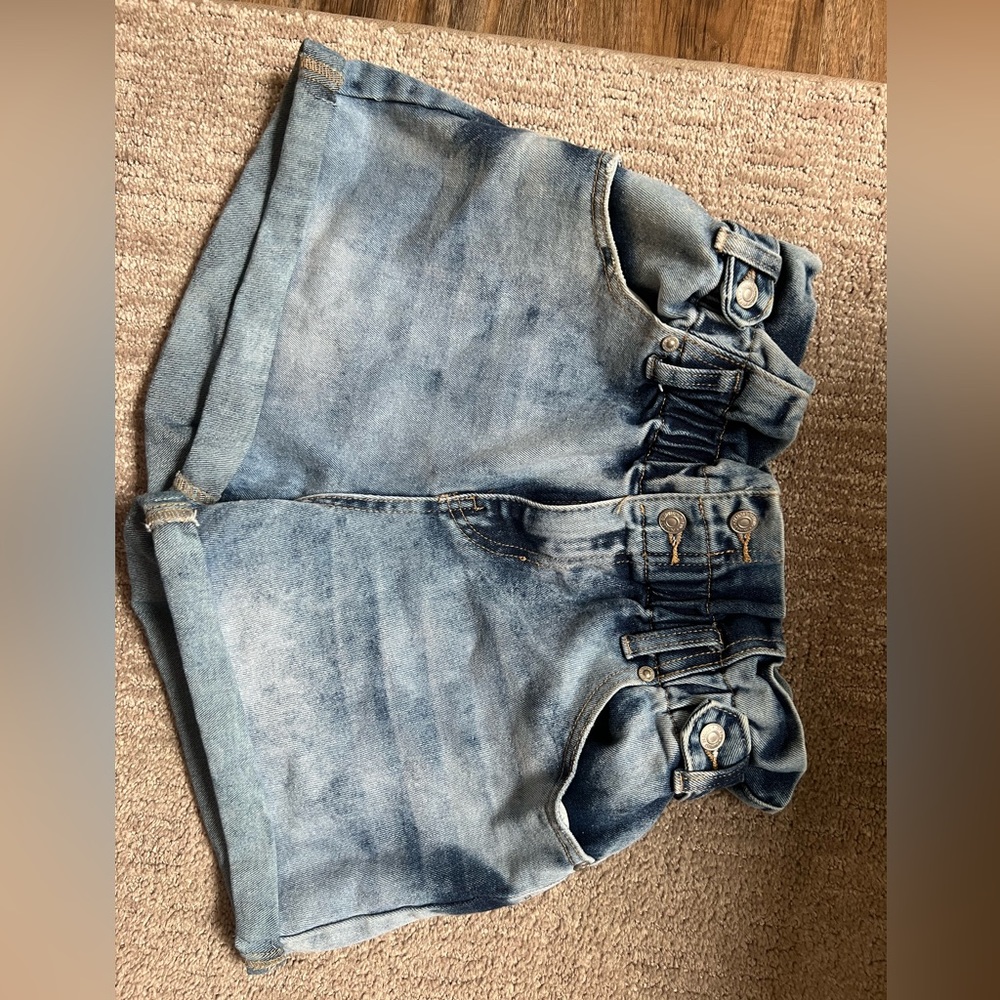 Women’s Almost Famous shorts size M